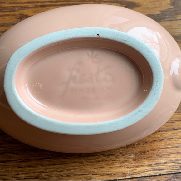 Vintage Fiestaware Gravy/Sauce Boat in Apricot (introduced in ‘86, retired ‘98) - Picture 4 of 5